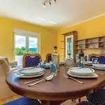 2 Bedroom Awesome Apartment In Grizane Апартаменты Grizane-Belgrad