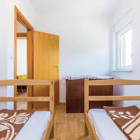 2 Bedroom Awesome In * Grižane
