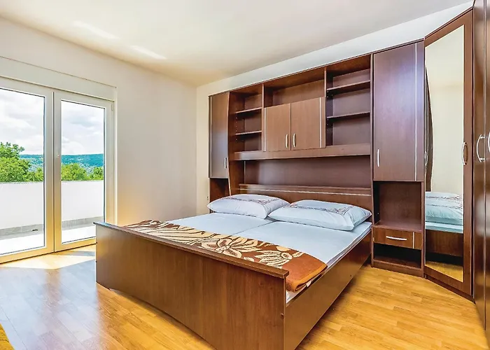 Διαμέρισμα 2 Bedroom Awesome In *
