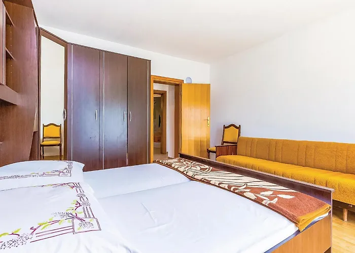 2 Bedroom Awesome In Διαμέρισμα
