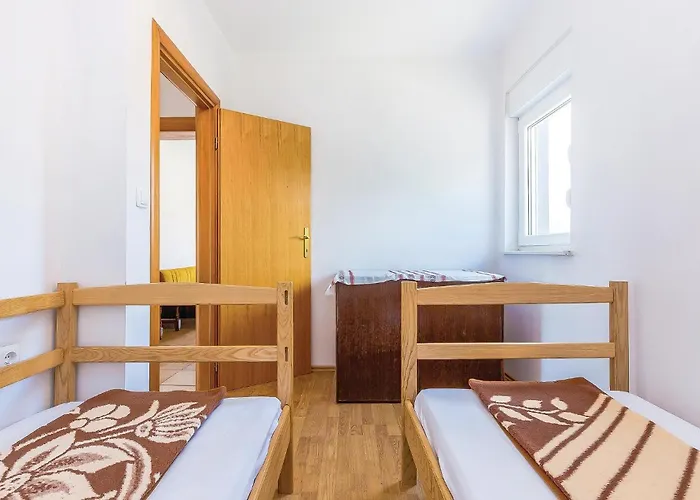 2 Bedroom Awesome In * Grižane
